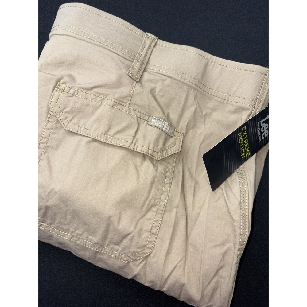 Lee Extreme Motion Cargo Shorts Mens‎ 48x11 Khaki Performance Stretch NEW